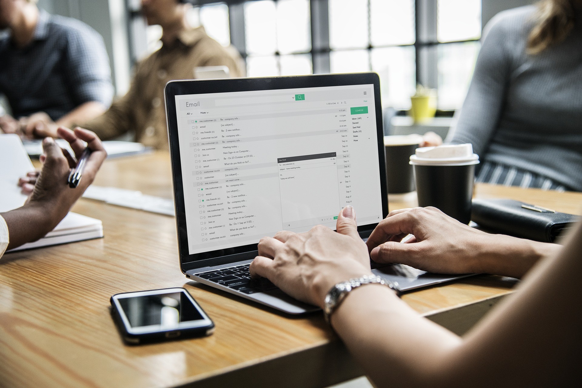 Espaces de Coworking ou Bureaux Traditionnels ?